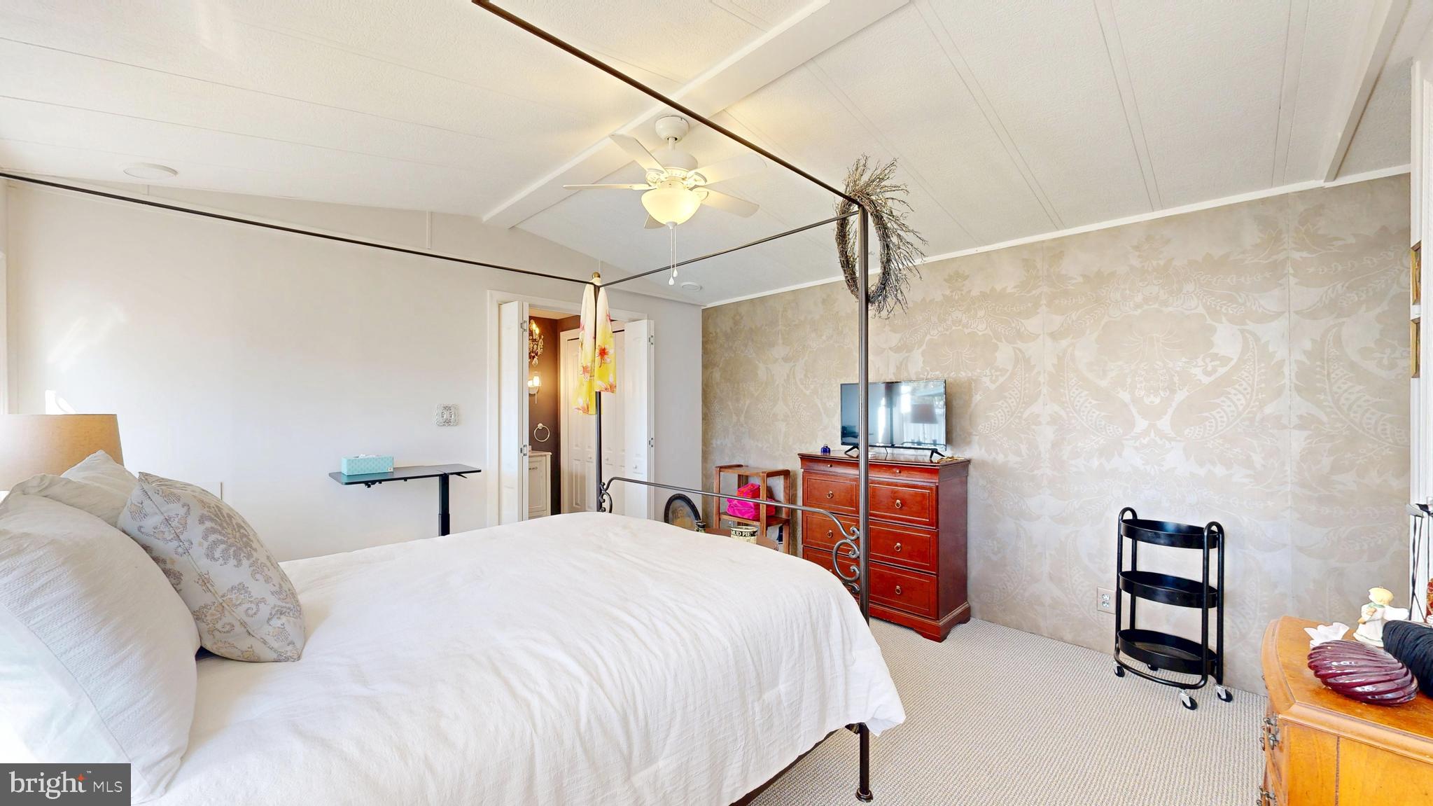 ASPEN MEADOWS - Residential