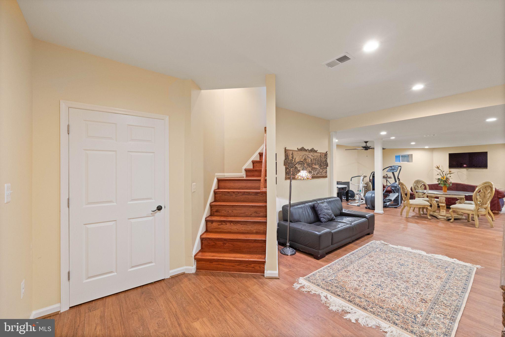 RIVER CREEK - Residential