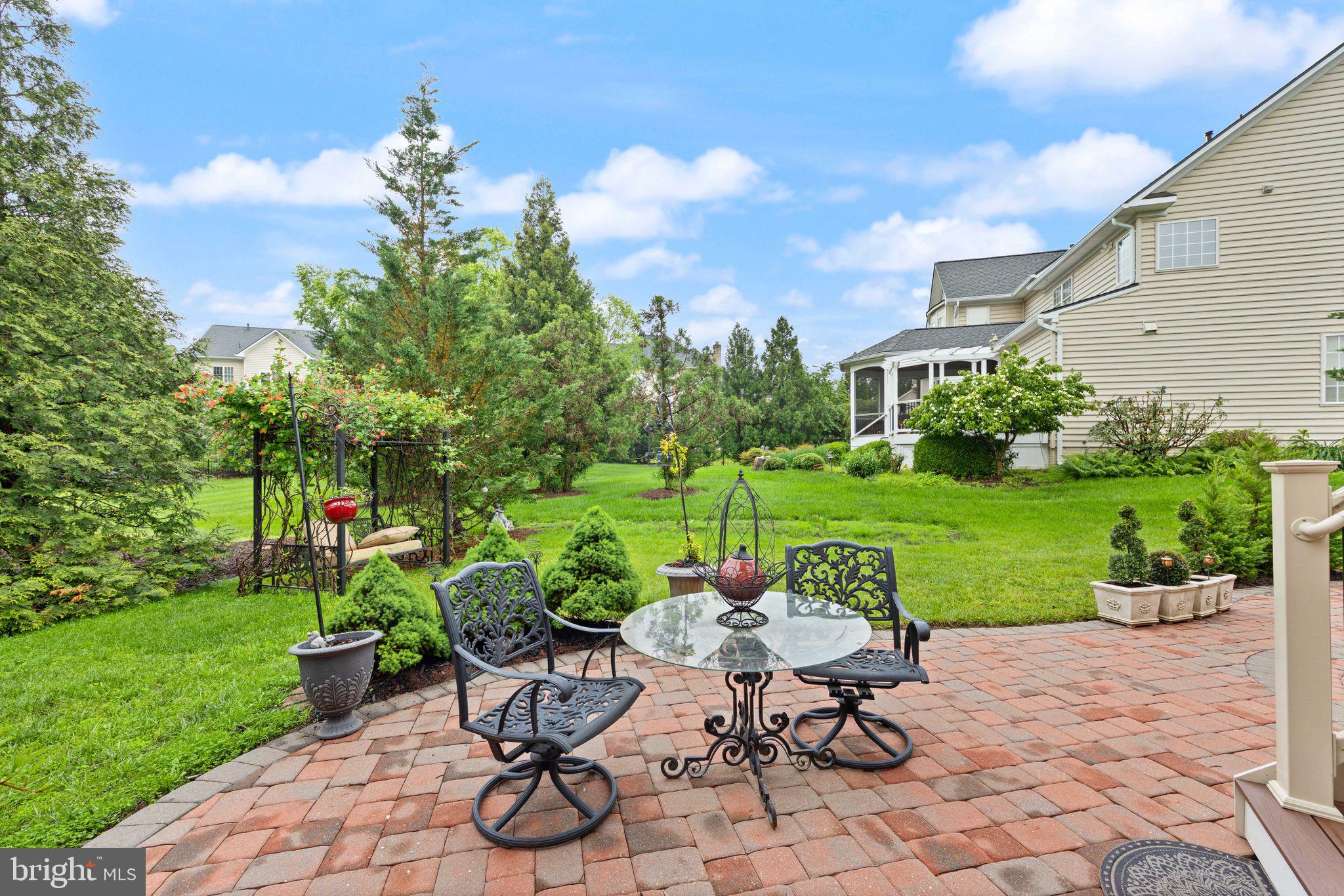 RIVER CREEK - Residential