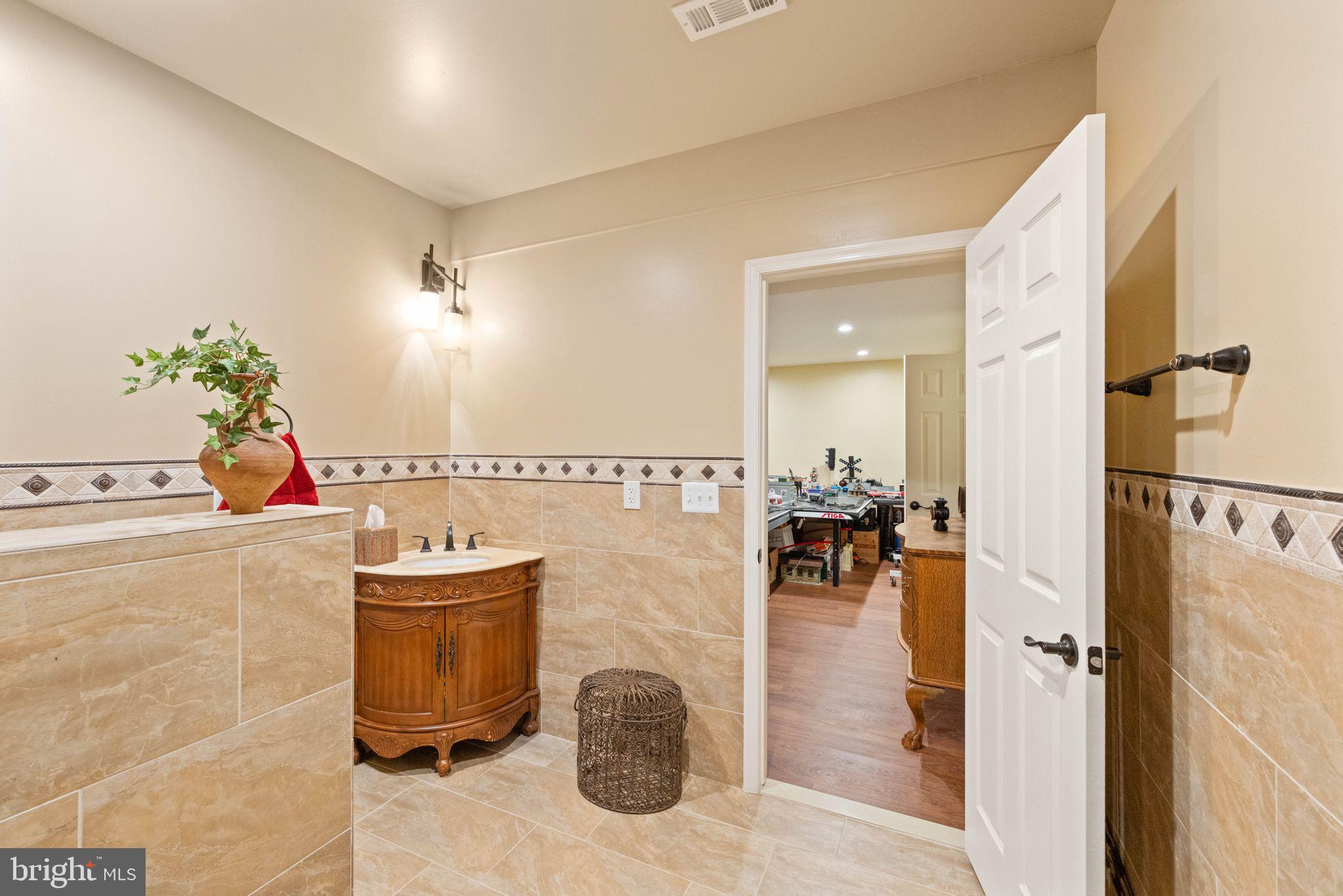 RIVER CREEK - Residential