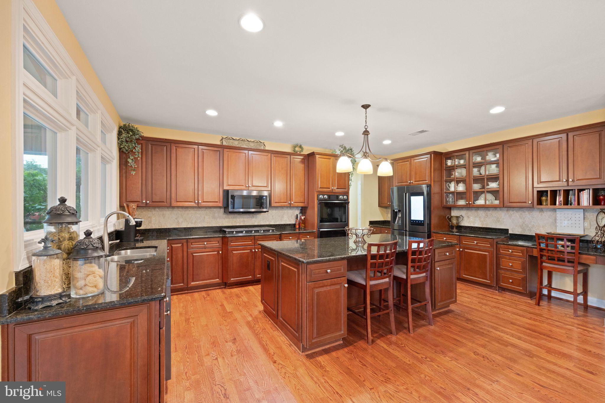 RIVER CREEK - Residential