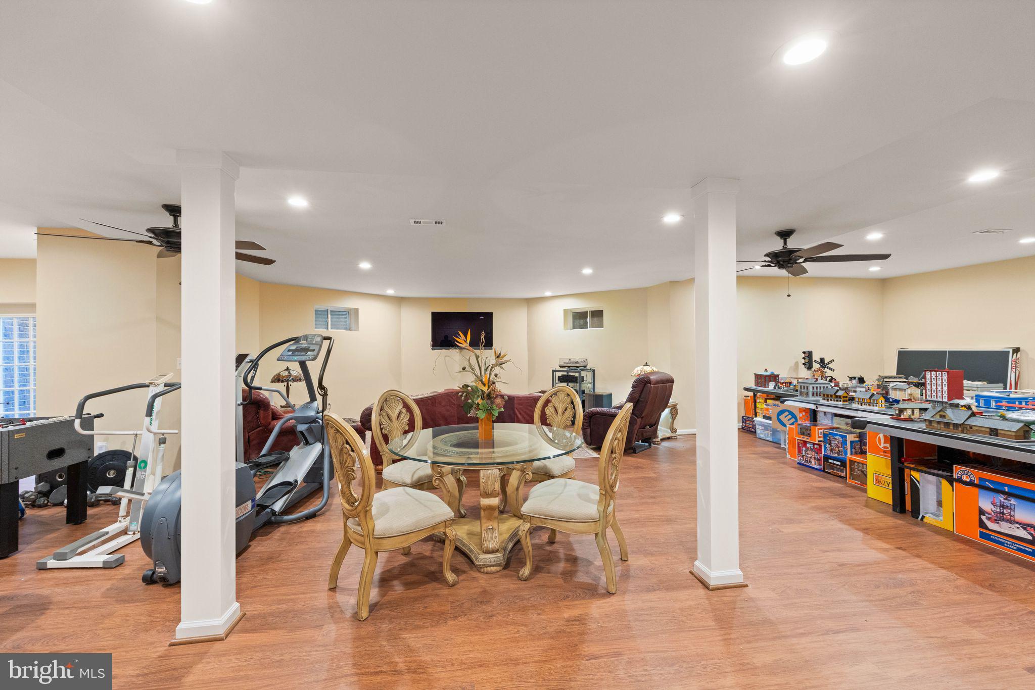 RIVER CREEK - Residential