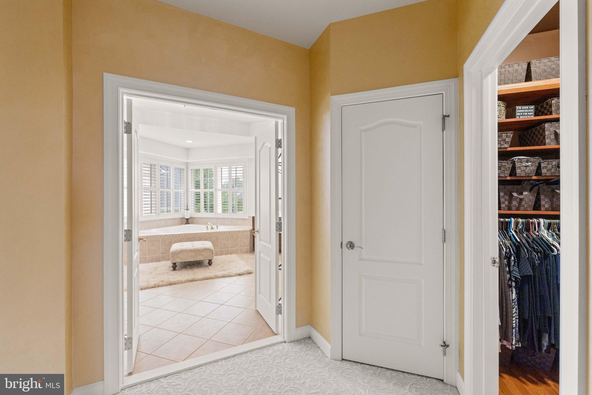 RIVER CREEK - Residential