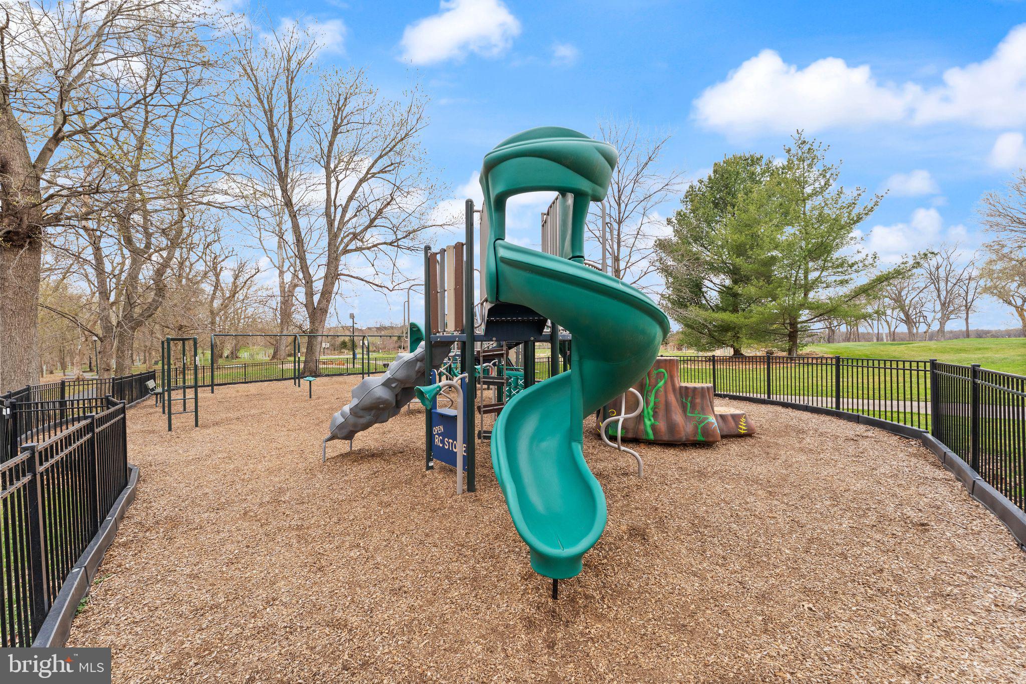 RIVER CREEK - Residential