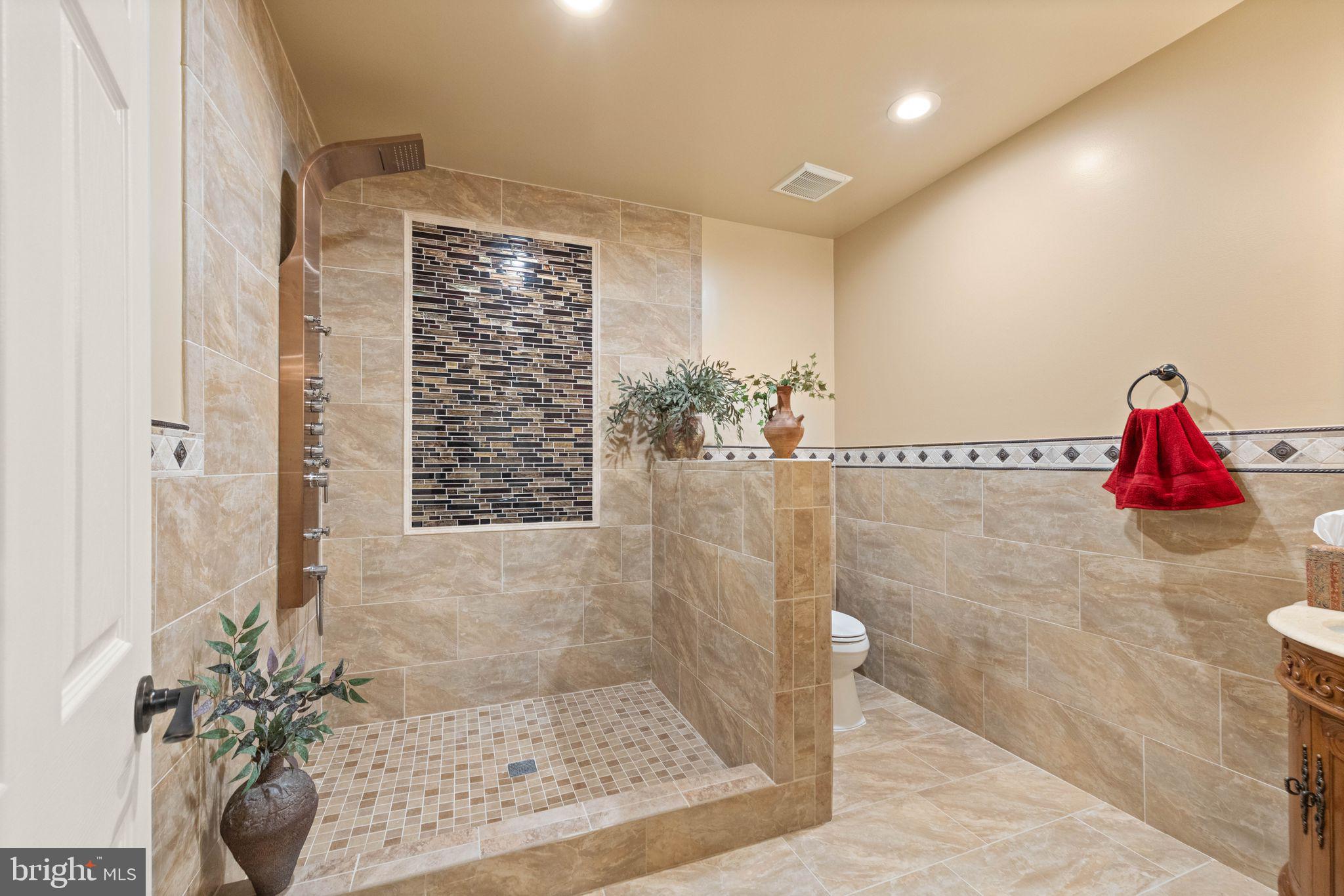 RIVER CREEK - Residential