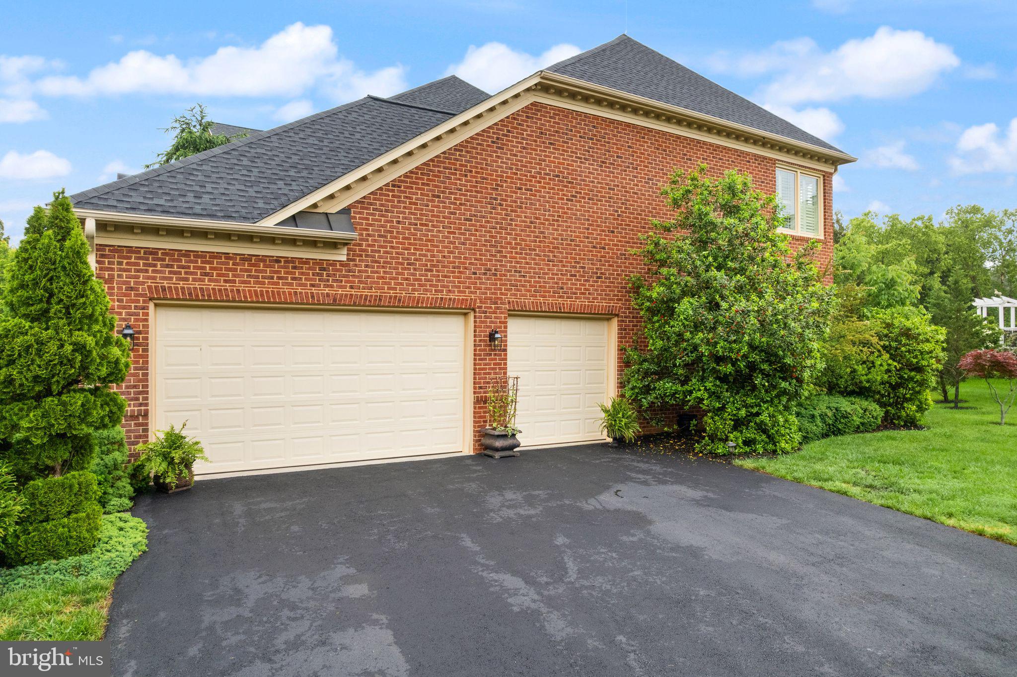 RIVER CREEK - Residential