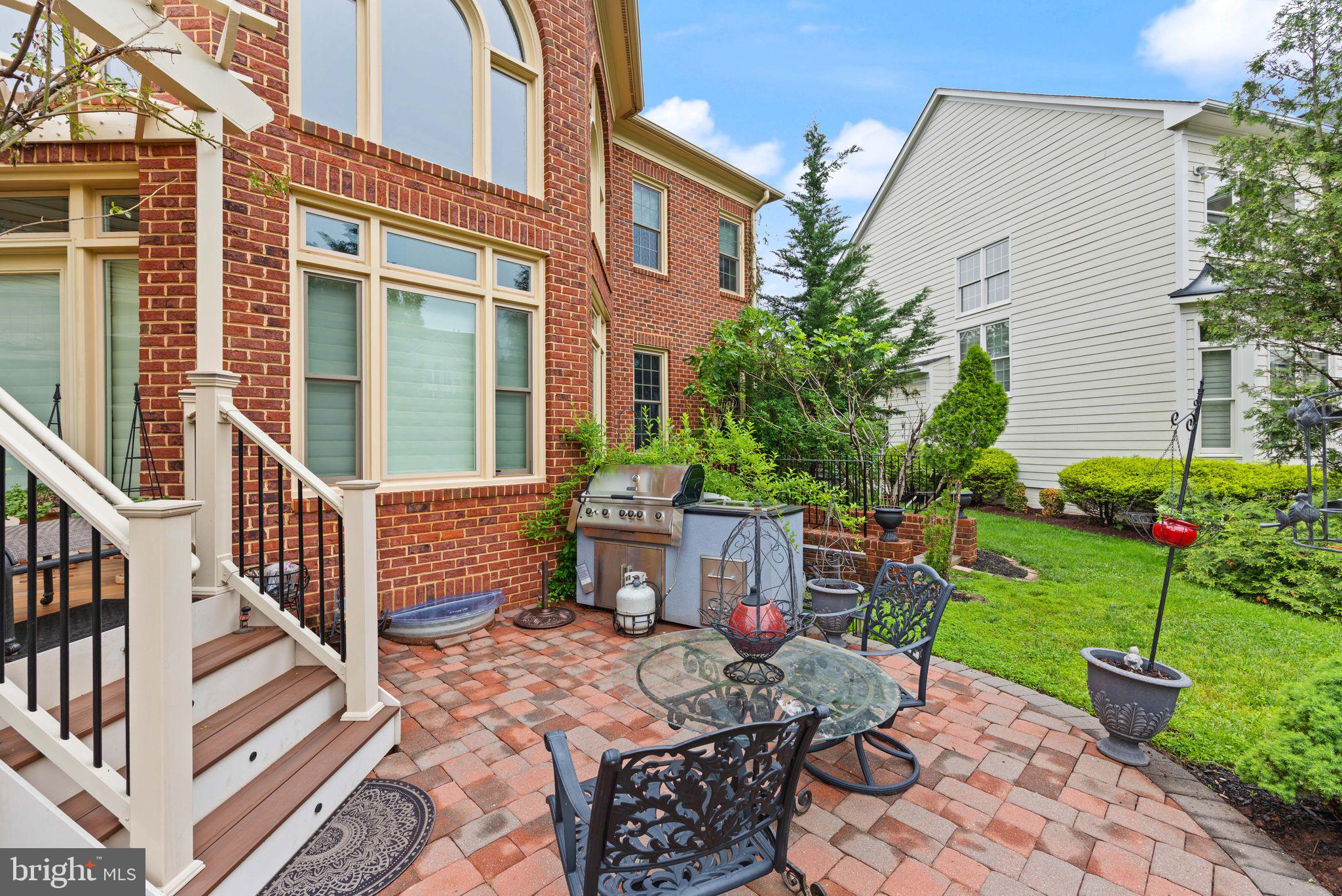 RIVER CREEK - Residential