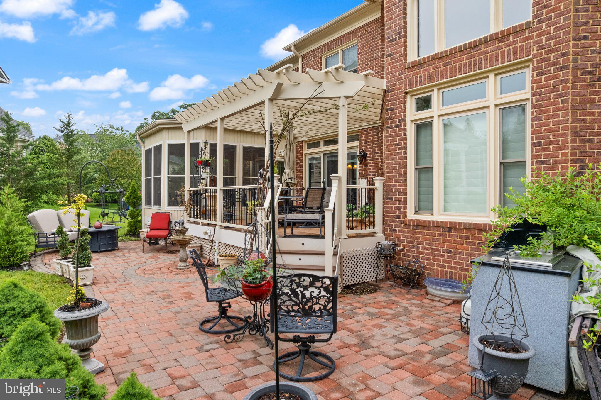 RIVER CREEK - Residential