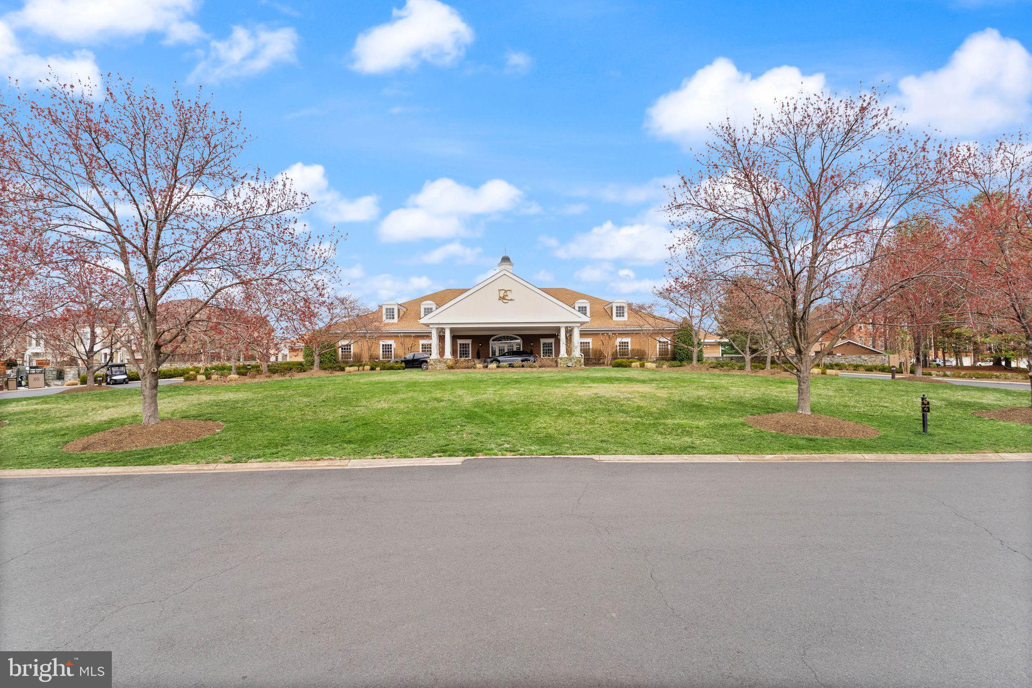 RIVER CREEK - Residential