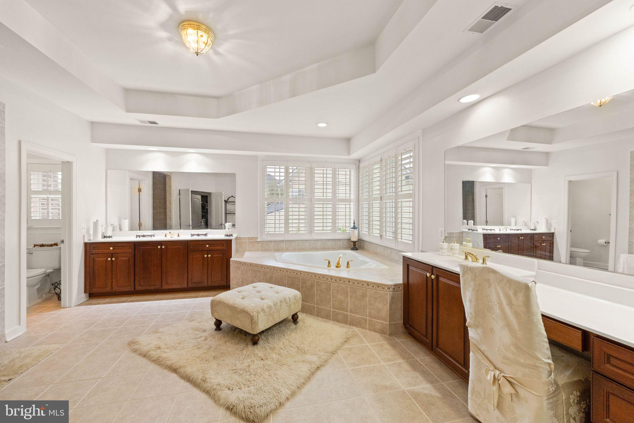 RIVER CREEK - Residential