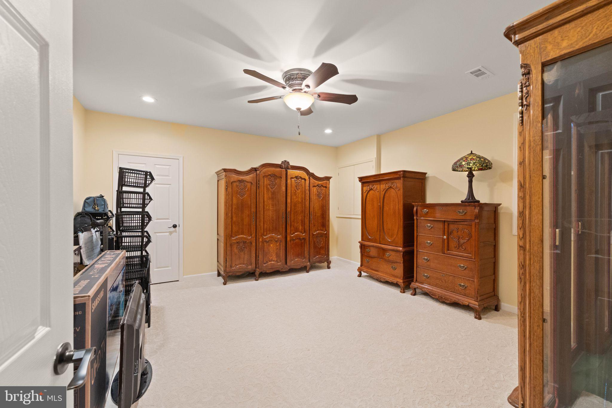 RIVER CREEK - Residential