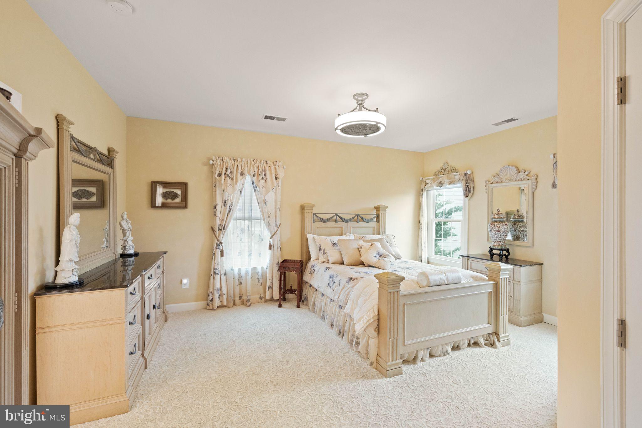 RIVER CREEK - Residential