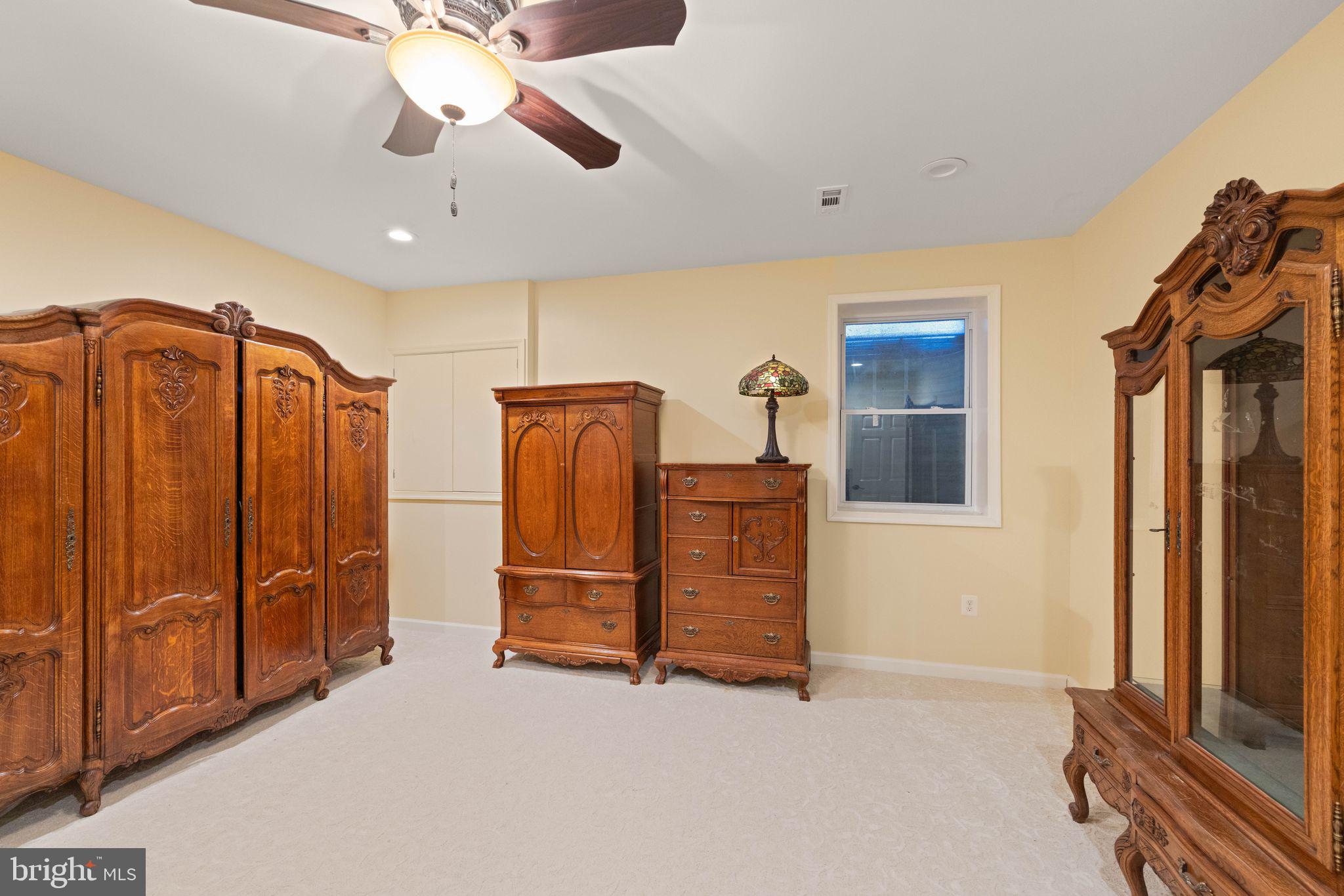 RIVER CREEK - Residential