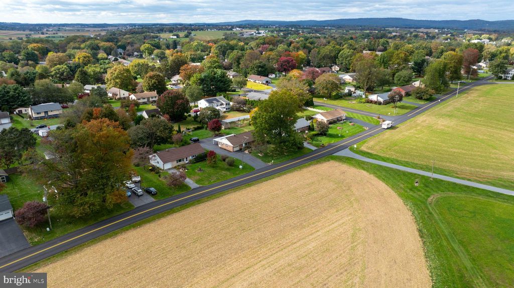 Photo of 810 Snyder Hill Road, LITITZ, PA 17543 (MLS # PALA2078610)
