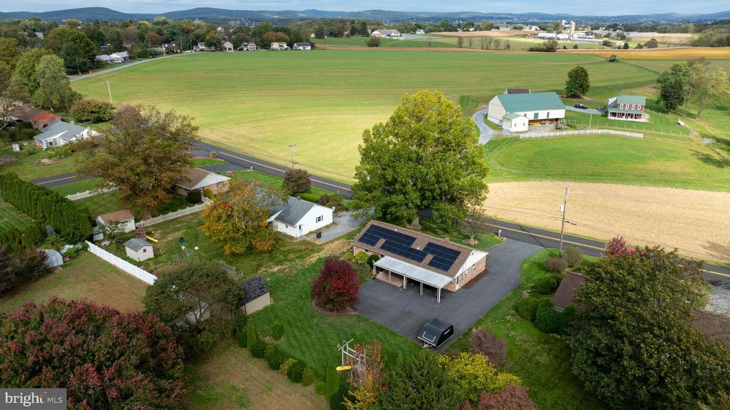 Photo of 810 Snyder Hill Road, LITITZ, PA 17543 (MLS # PALA2078610)