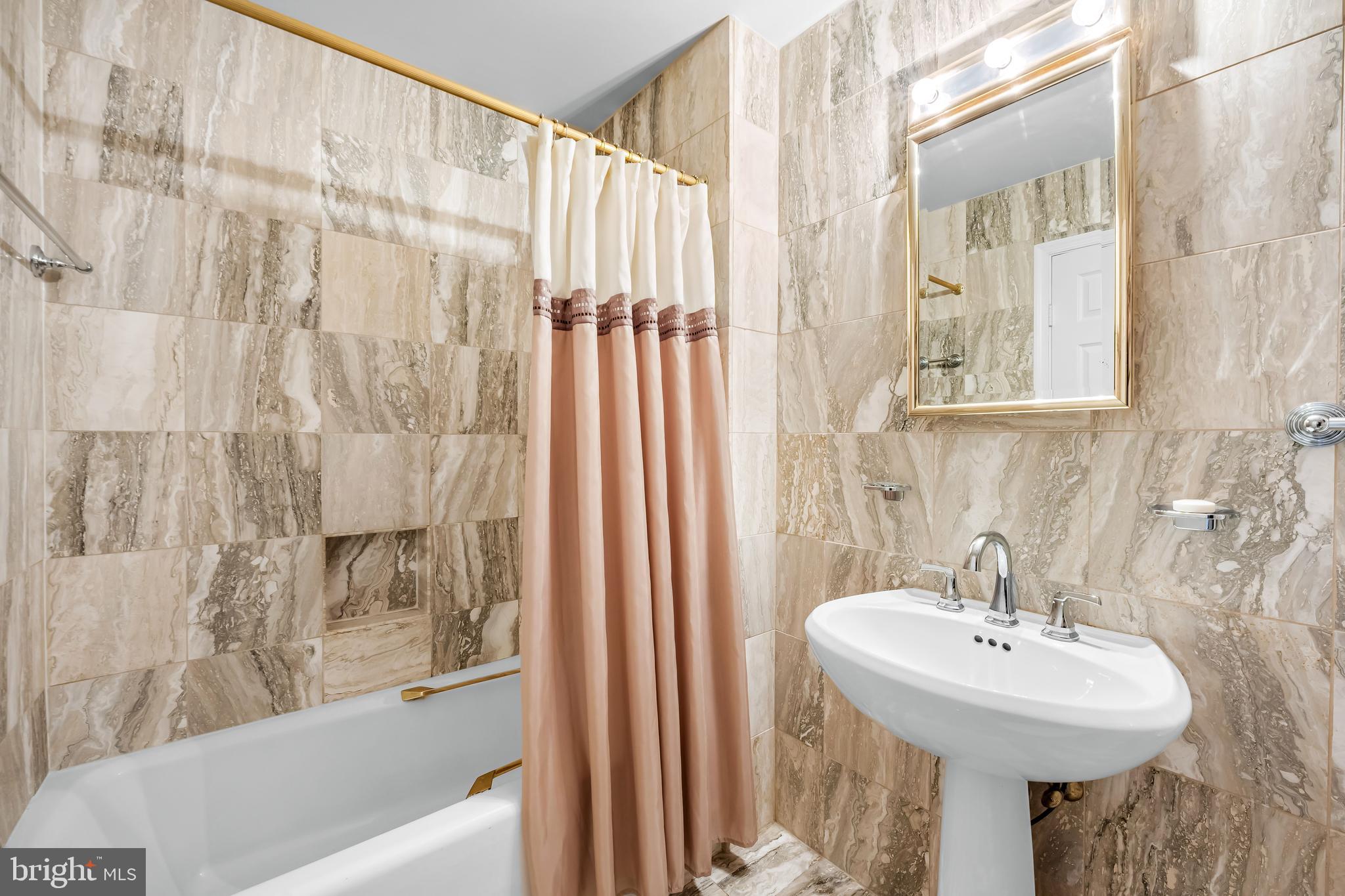 TUSCANY-CANTERBURY - Residential