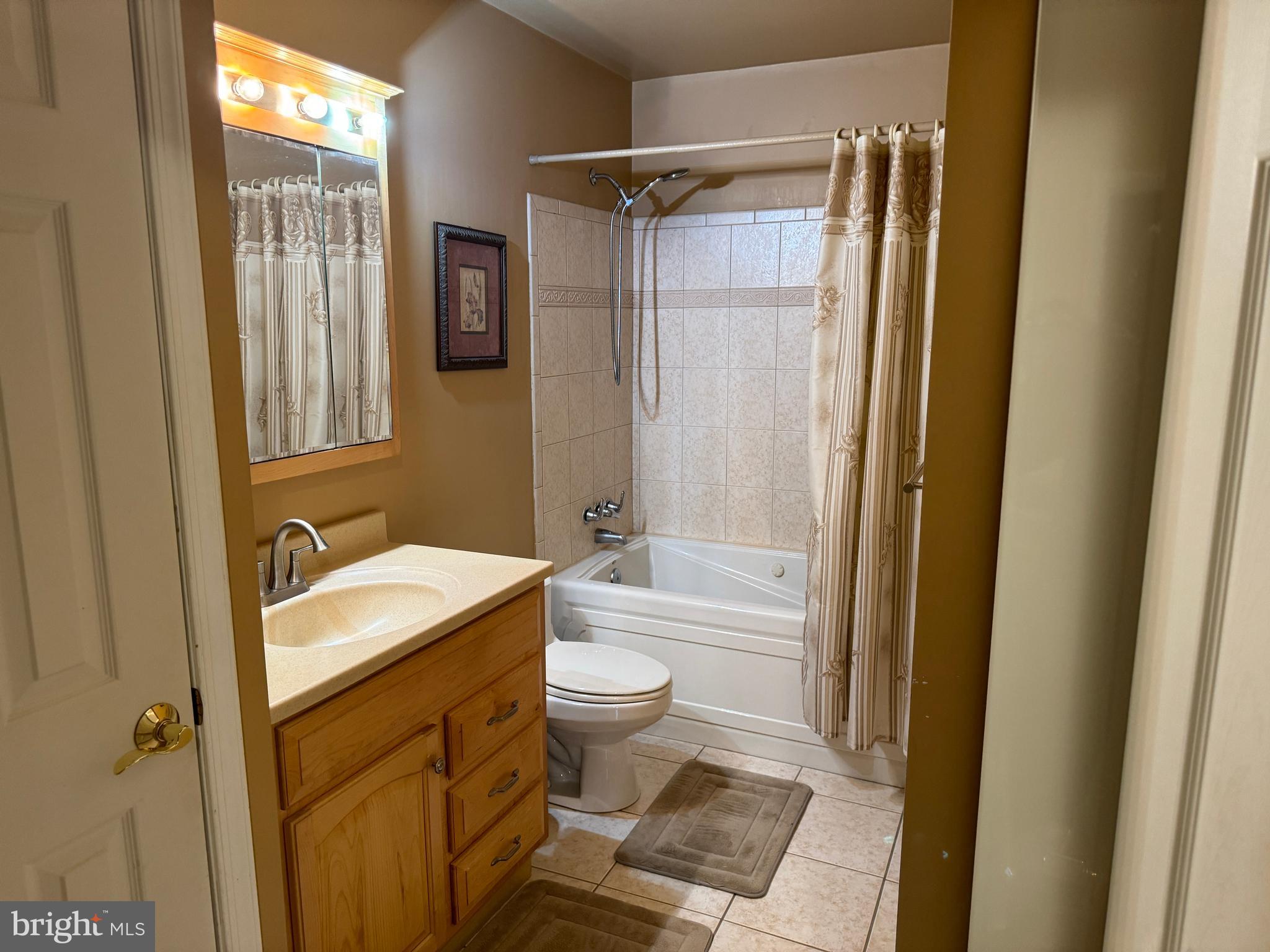 CAMPUS HILLS - Residential