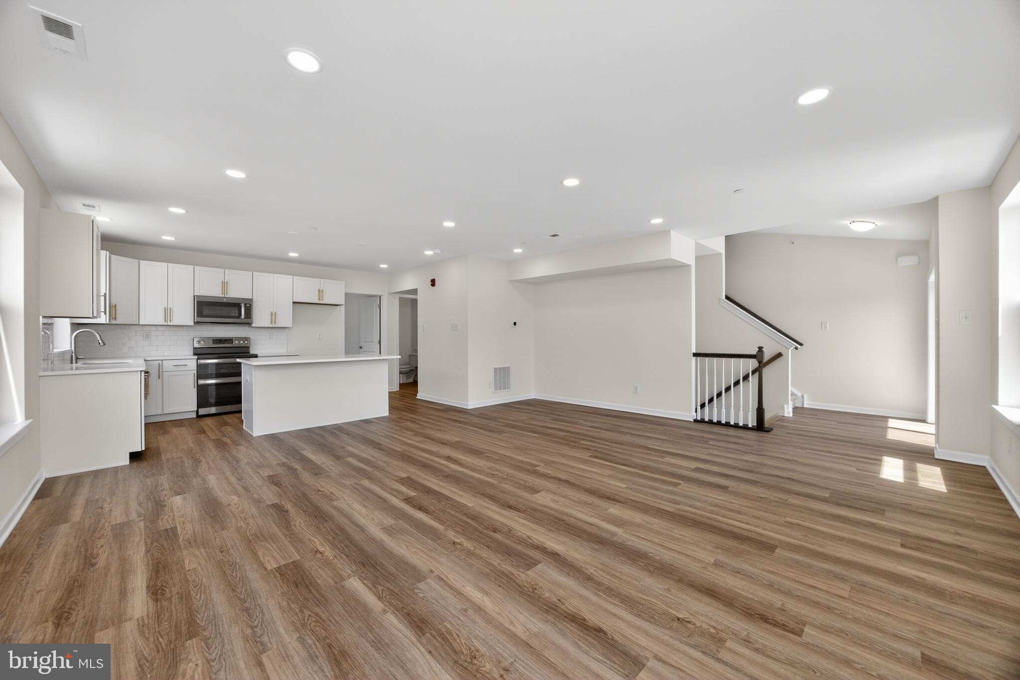 ARBOR PLACE - Residential
