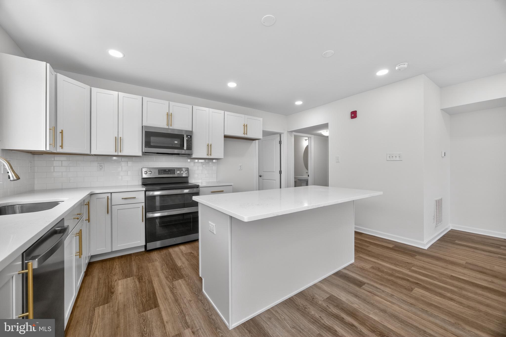 ARBOR PLACE - Residential