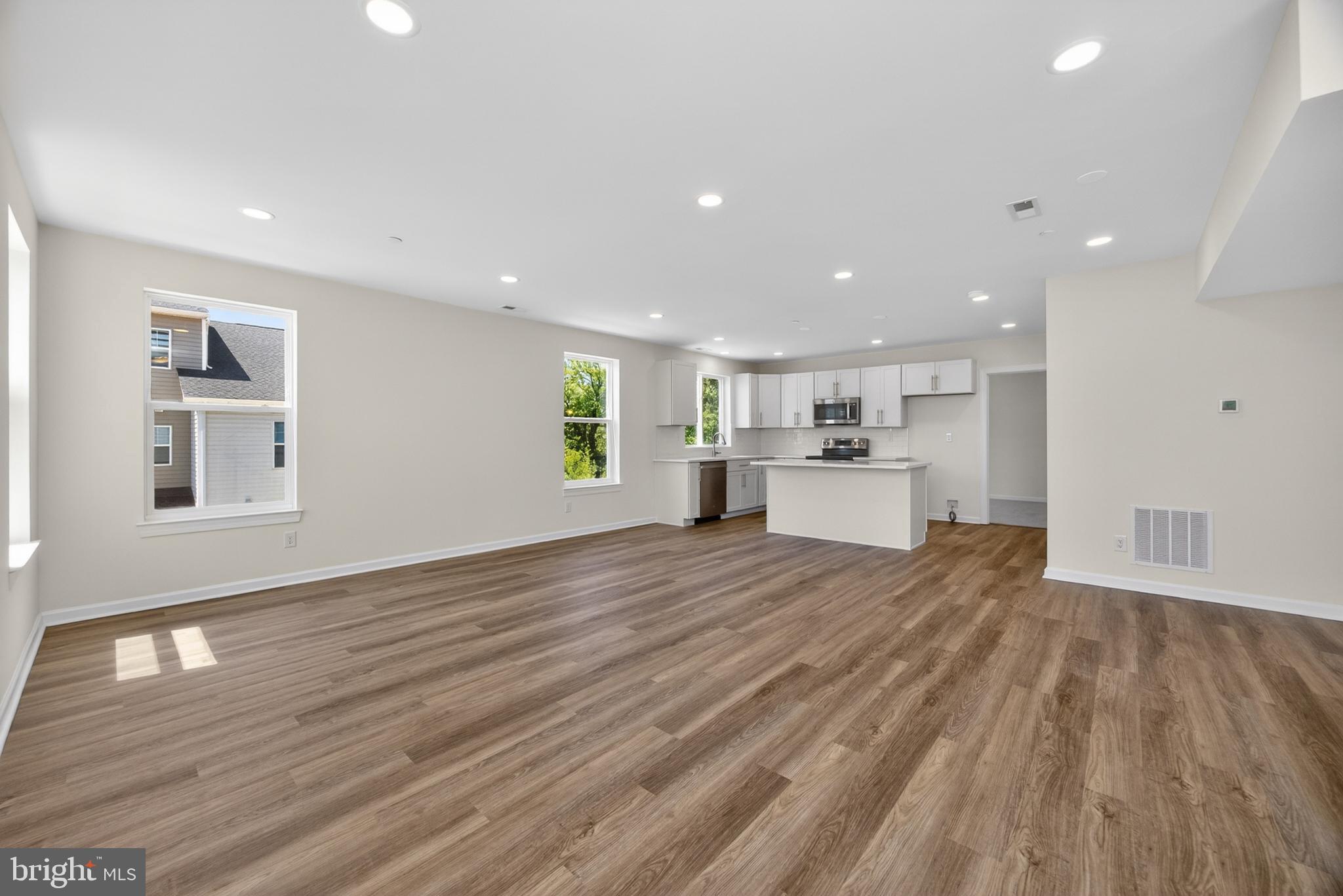 ARBOR PLACE - Residential