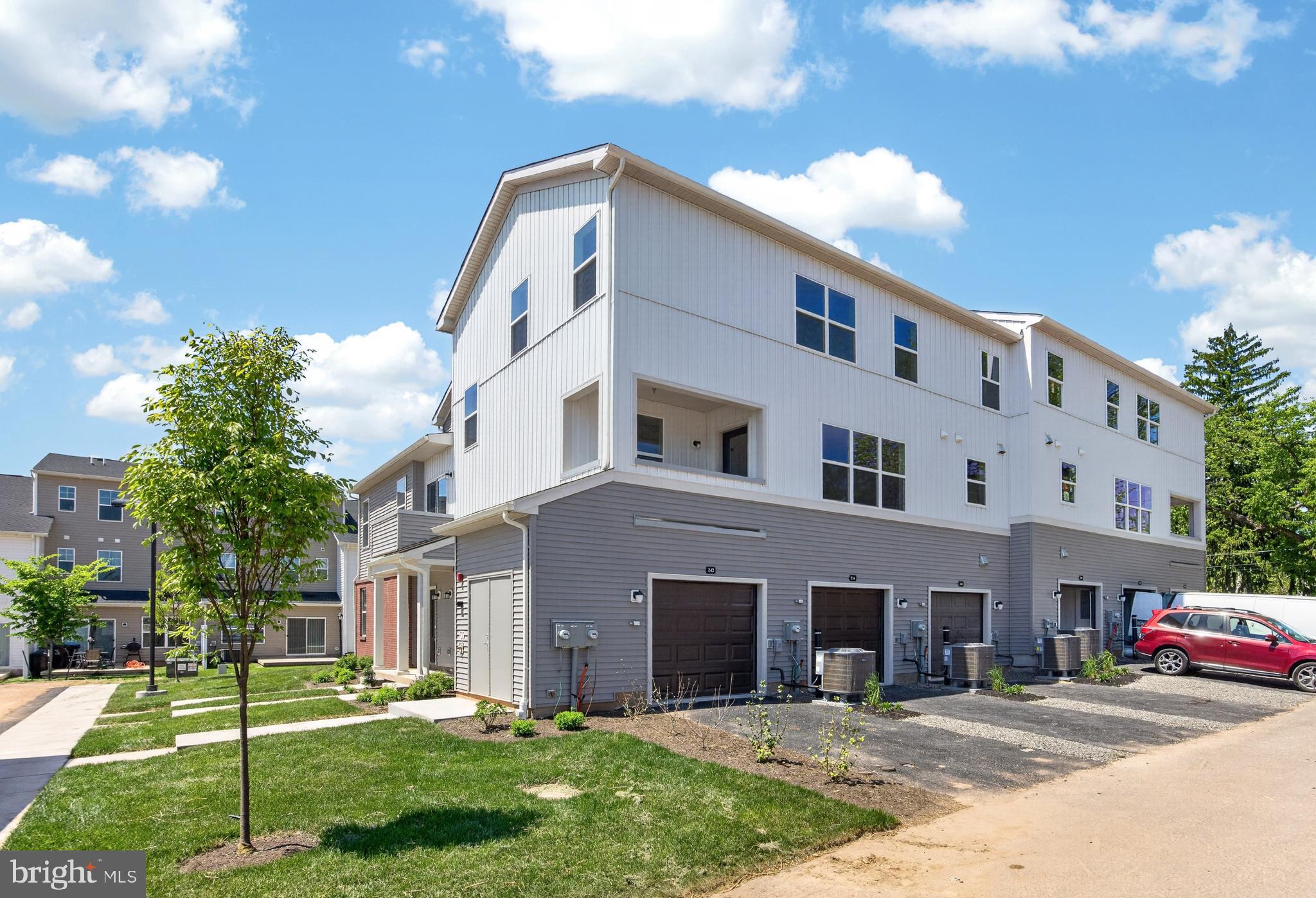ARBOR PLACE - Residential