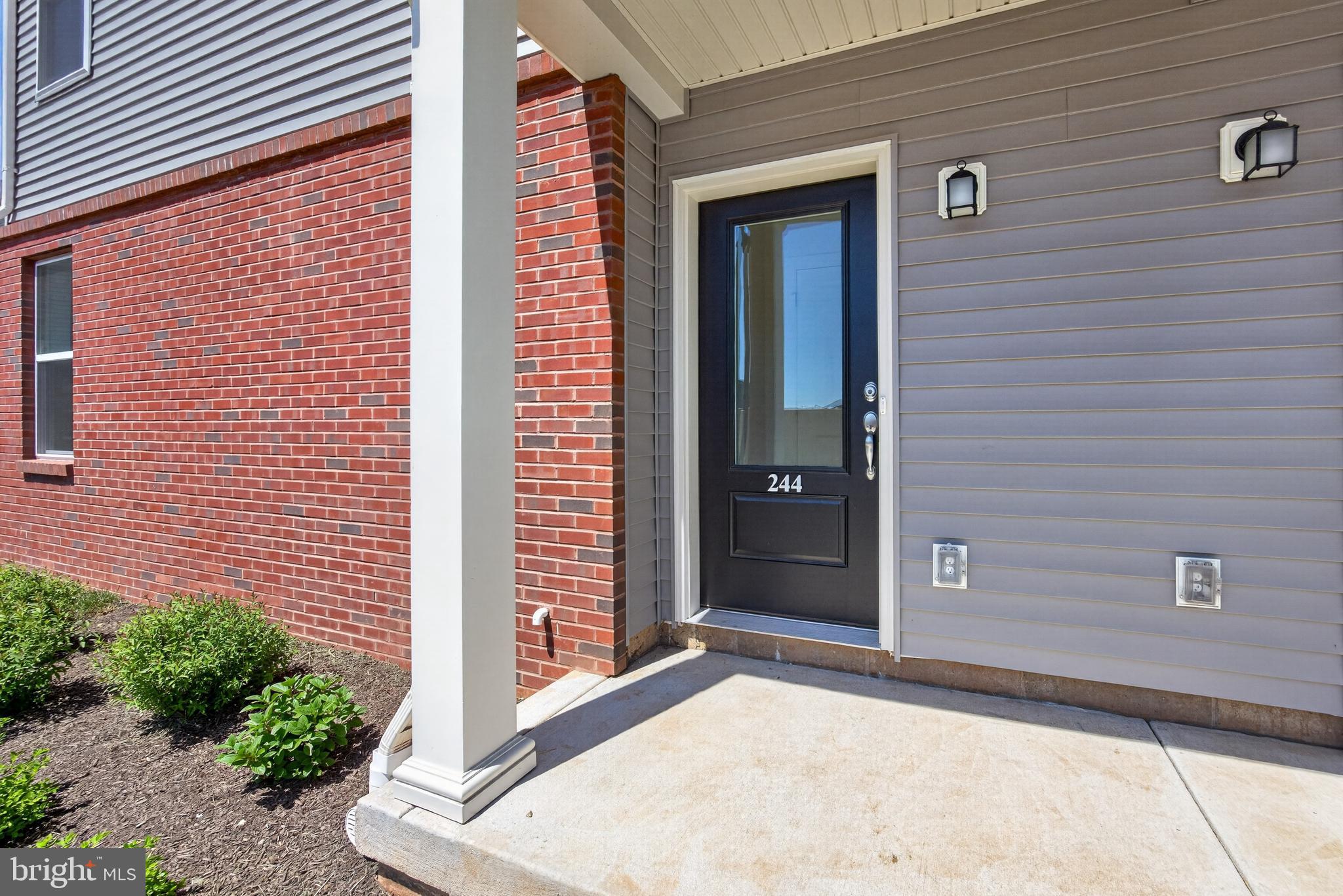 ARBOR PLACE - Residential
