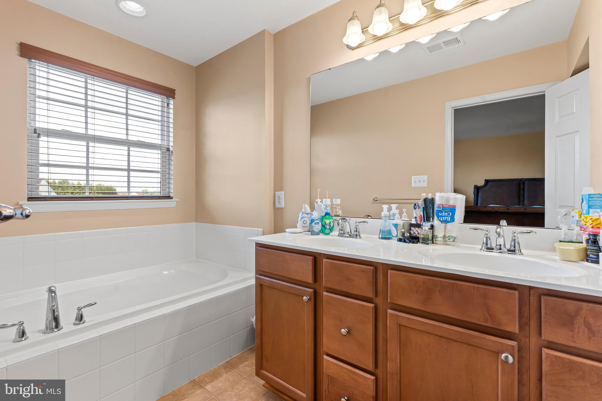 BROOKFIELD - Residential