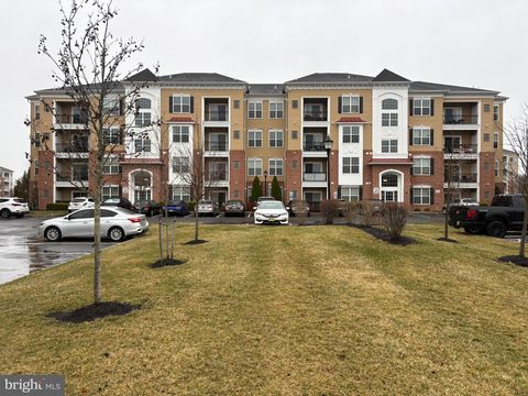 Condo For Sale - 1044 Halifax Place<br/> HAMILTON, NJ 08619
