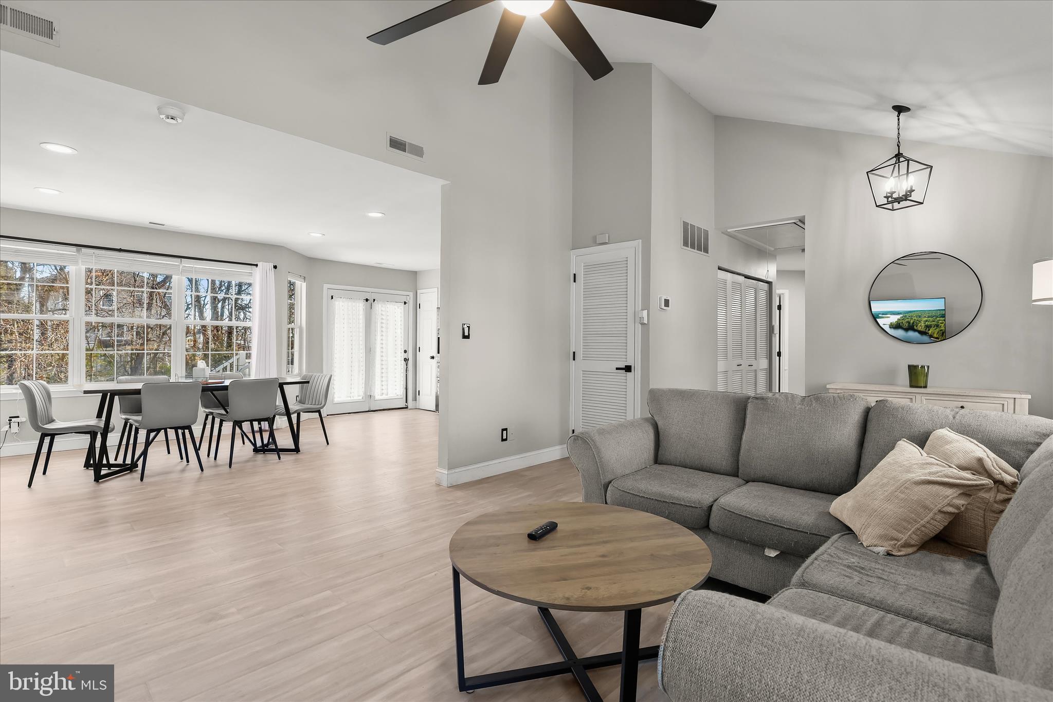 SENECA HARBOR - Residential