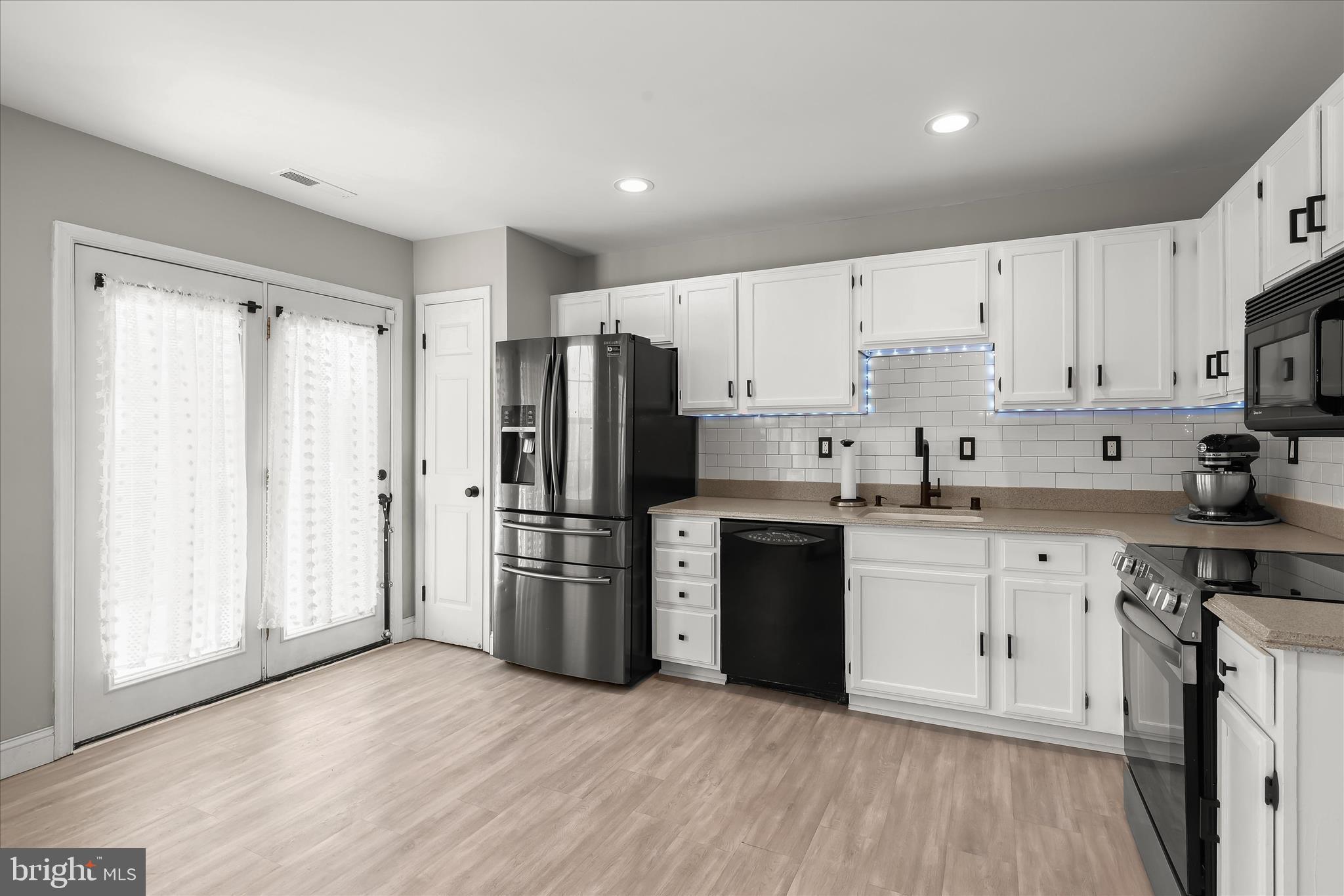 SENECA HARBOR - Residential