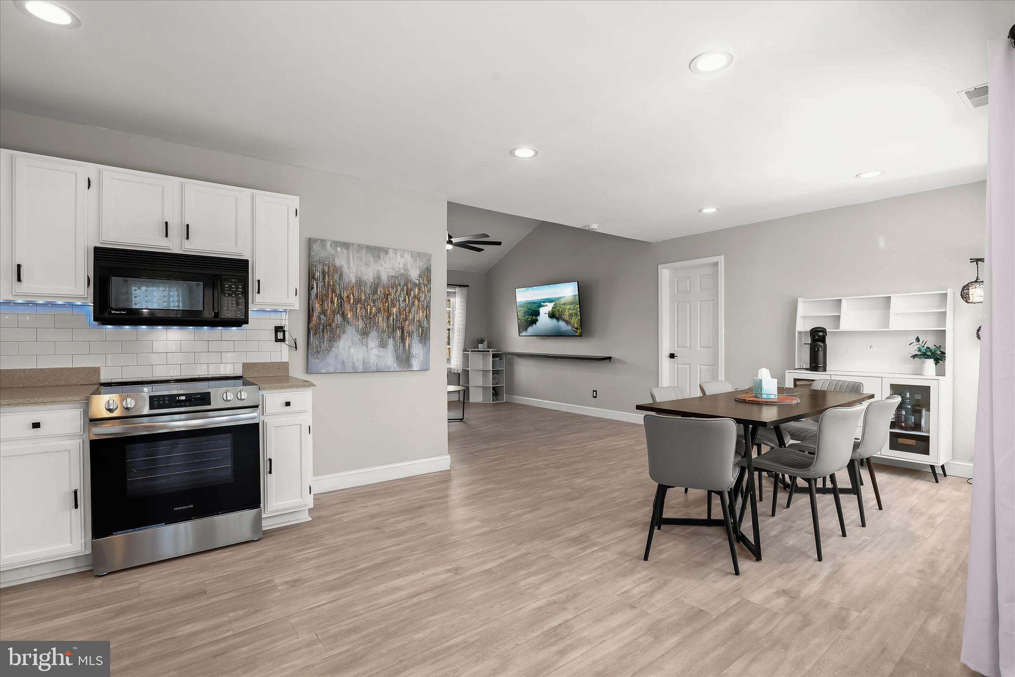 SENECA HARBOR - Residential