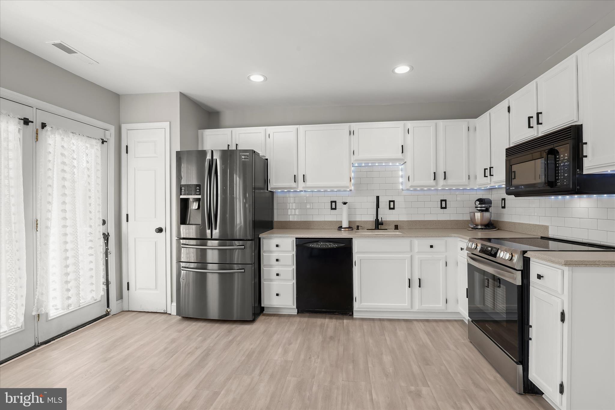 SENECA HARBOR - Residential