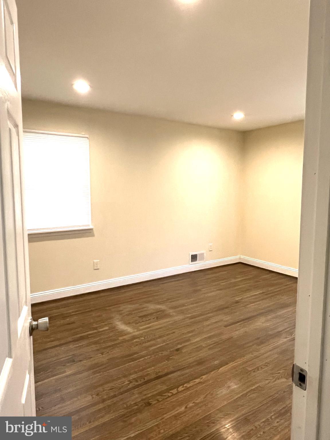 BROOKFIELD - Residential Lease