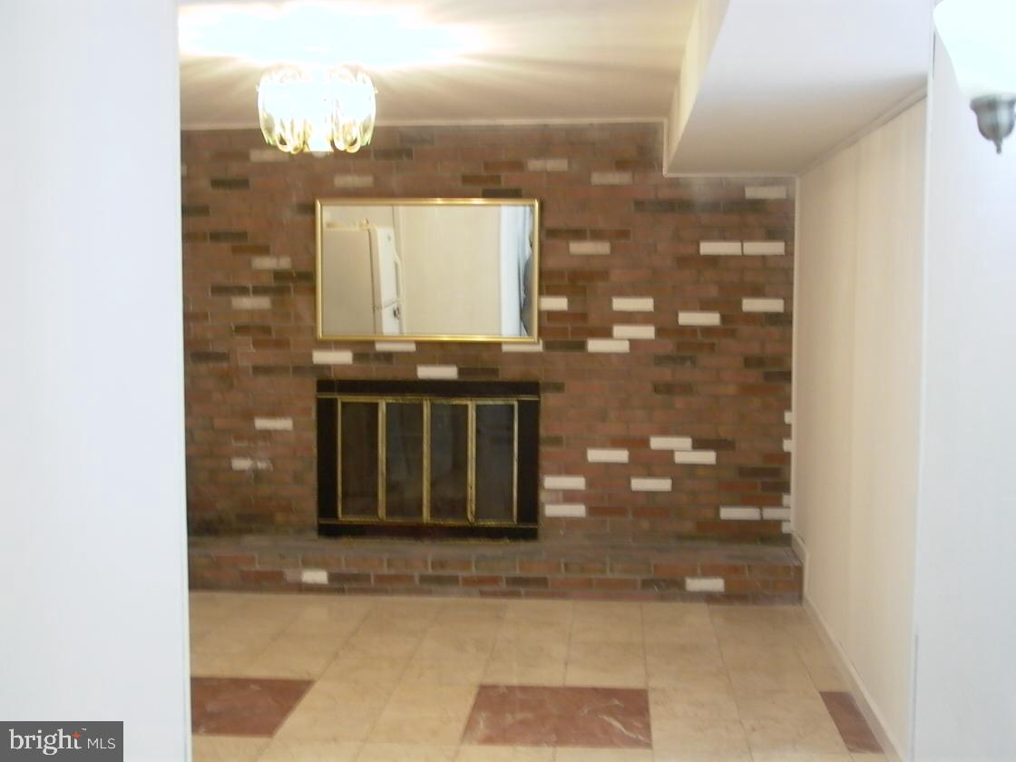 BROOKFIELD - Residential Lease