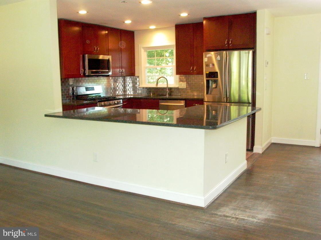 BROOKFIELD - Residential Lease