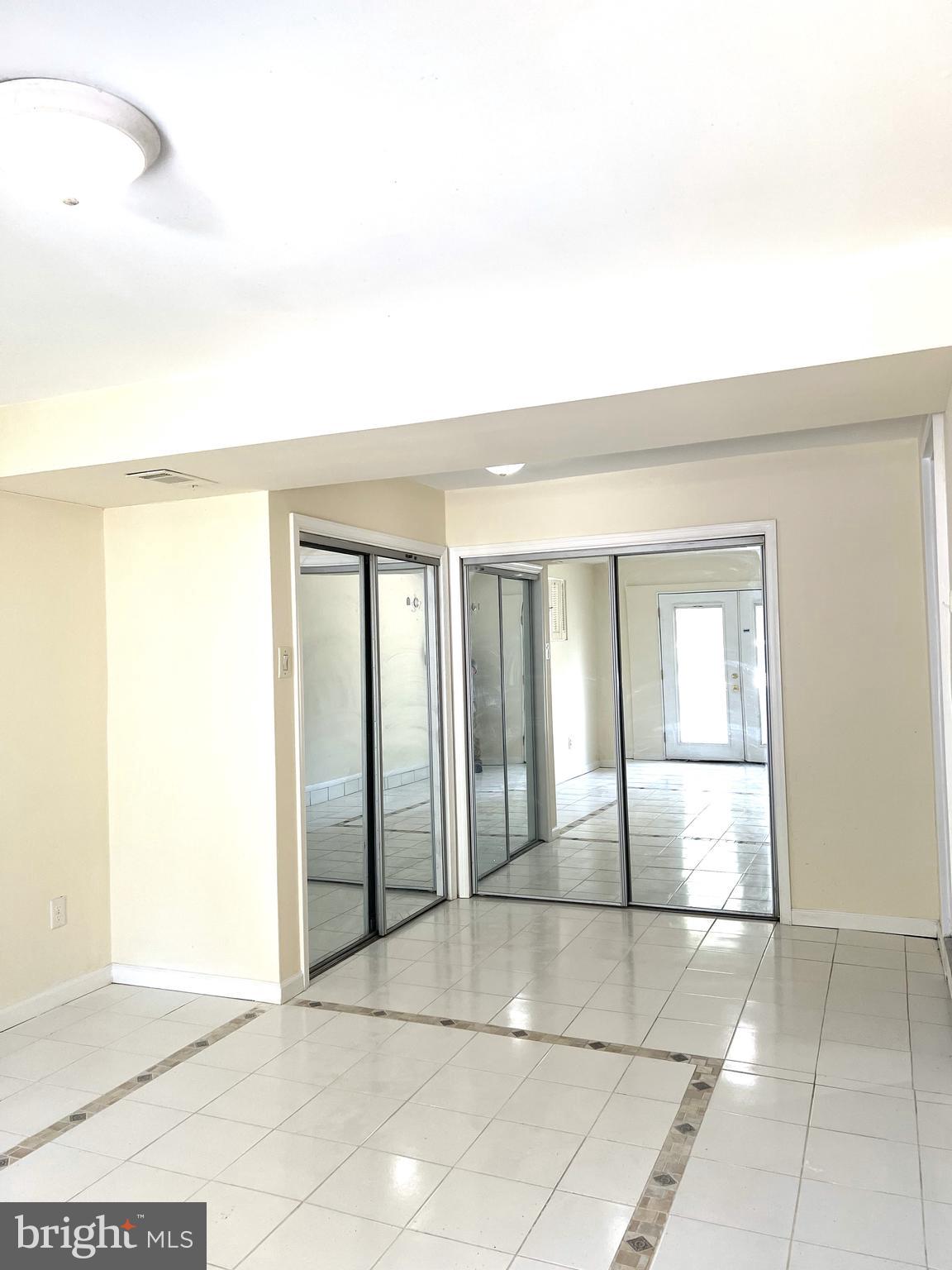 BROOKFIELD - Residential Lease