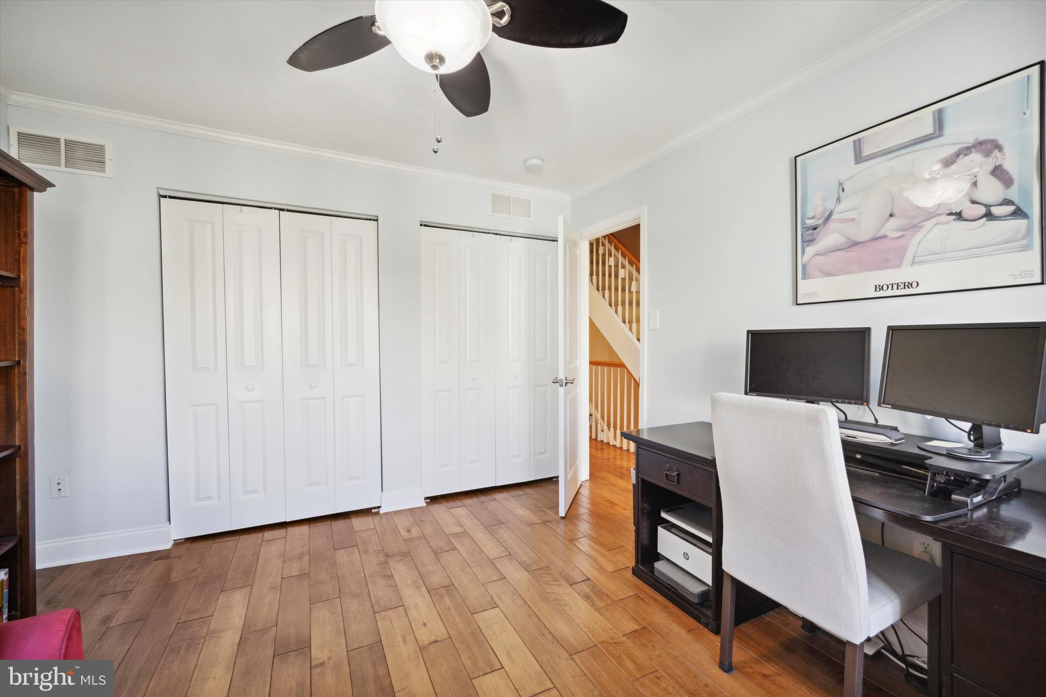 LOGAN SQUARE - Residential