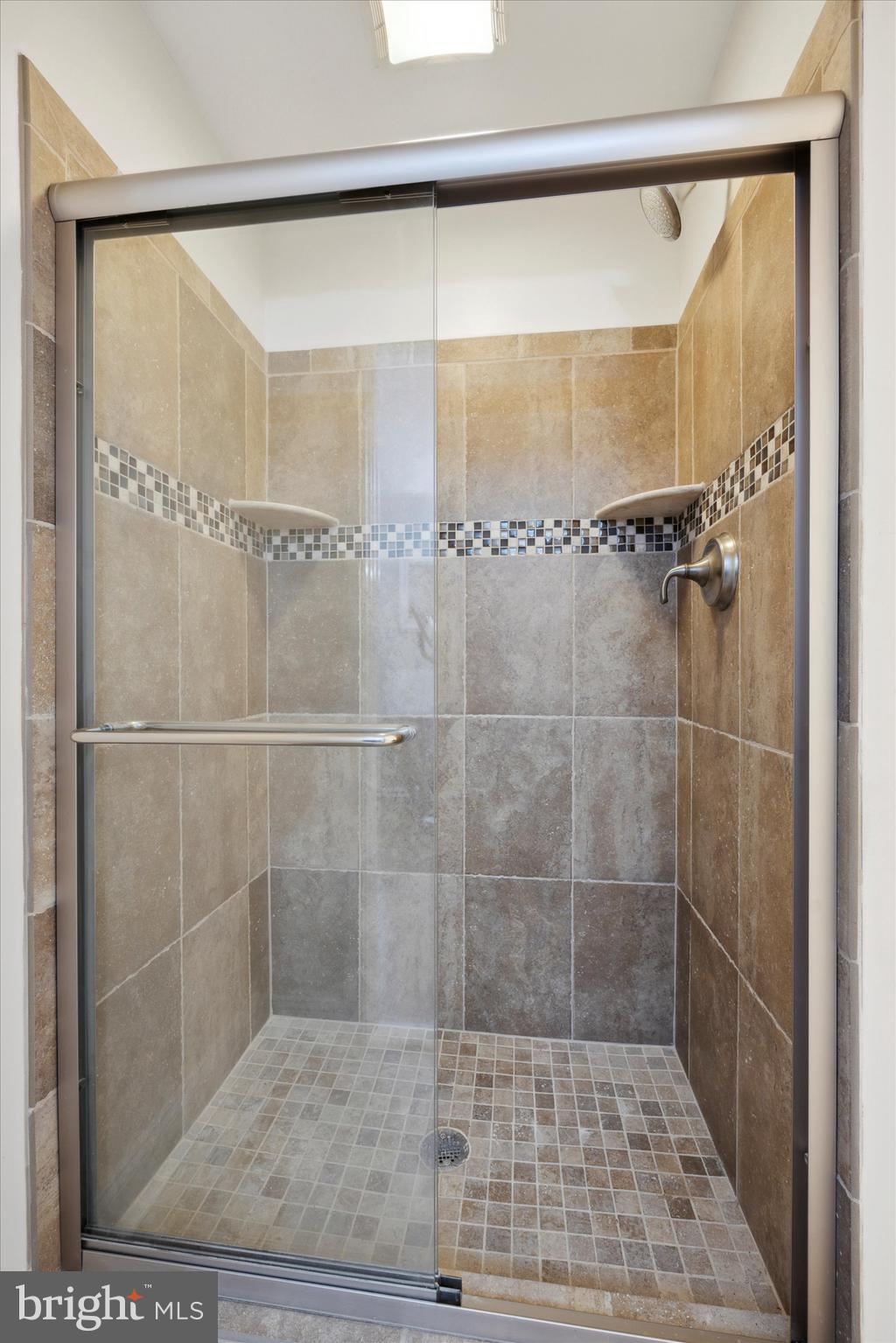 LOGAN SQUARE - Residential