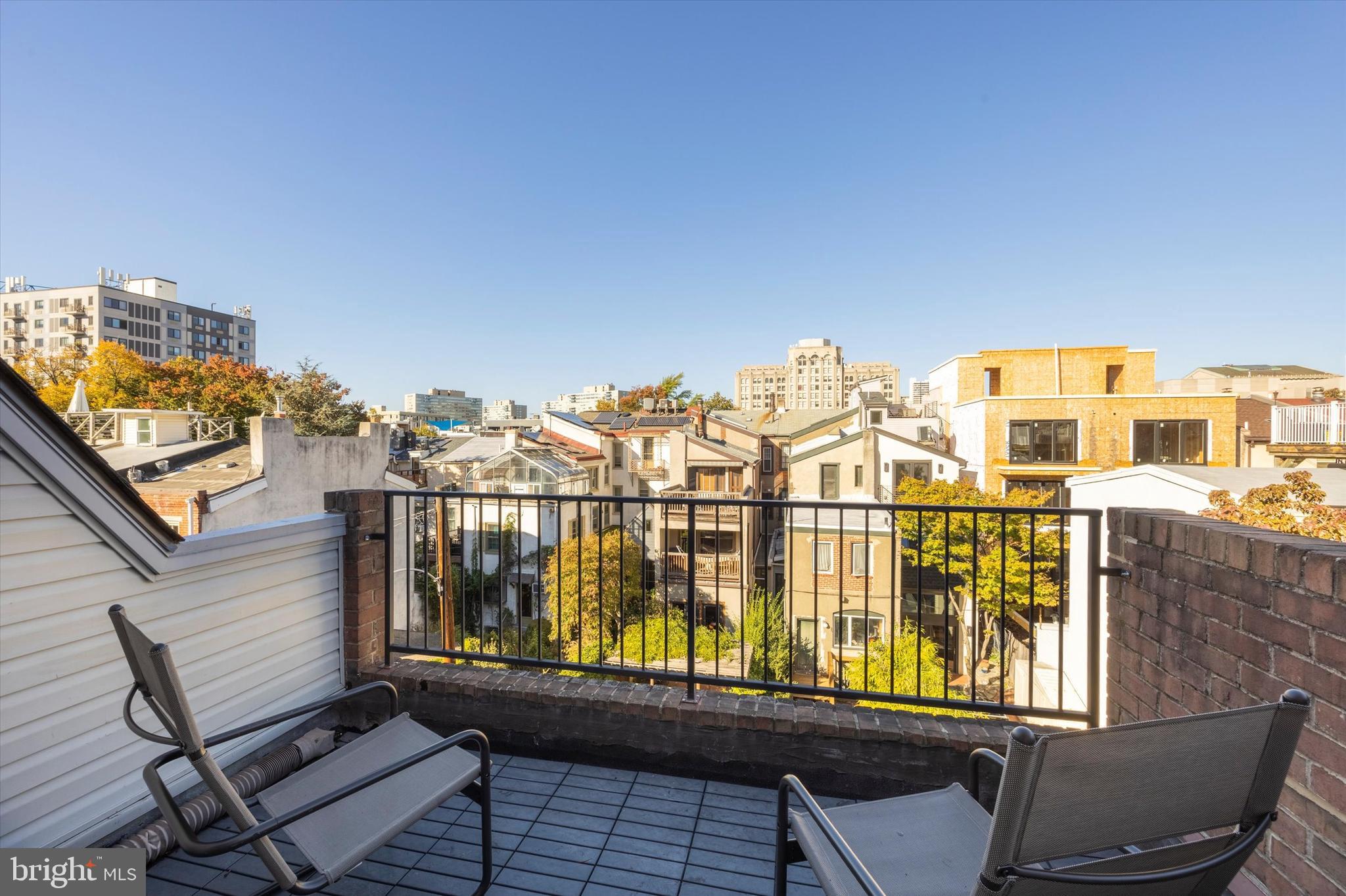 LOGAN SQUARE - Residential