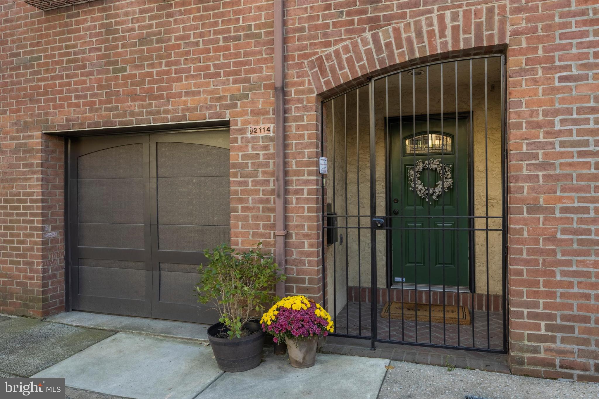 LOGAN SQUARE - Residential