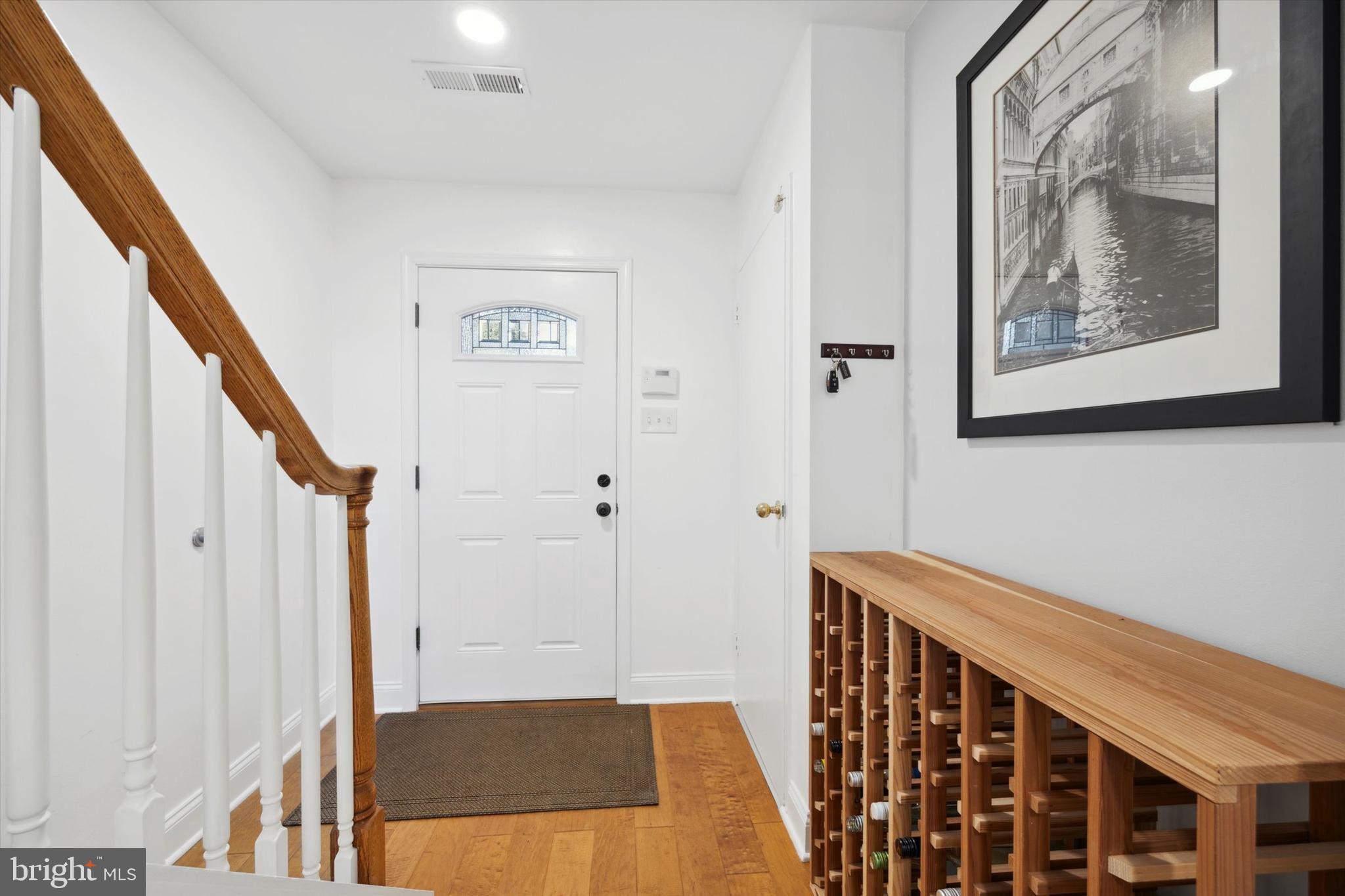 LOGAN SQUARE - Residential