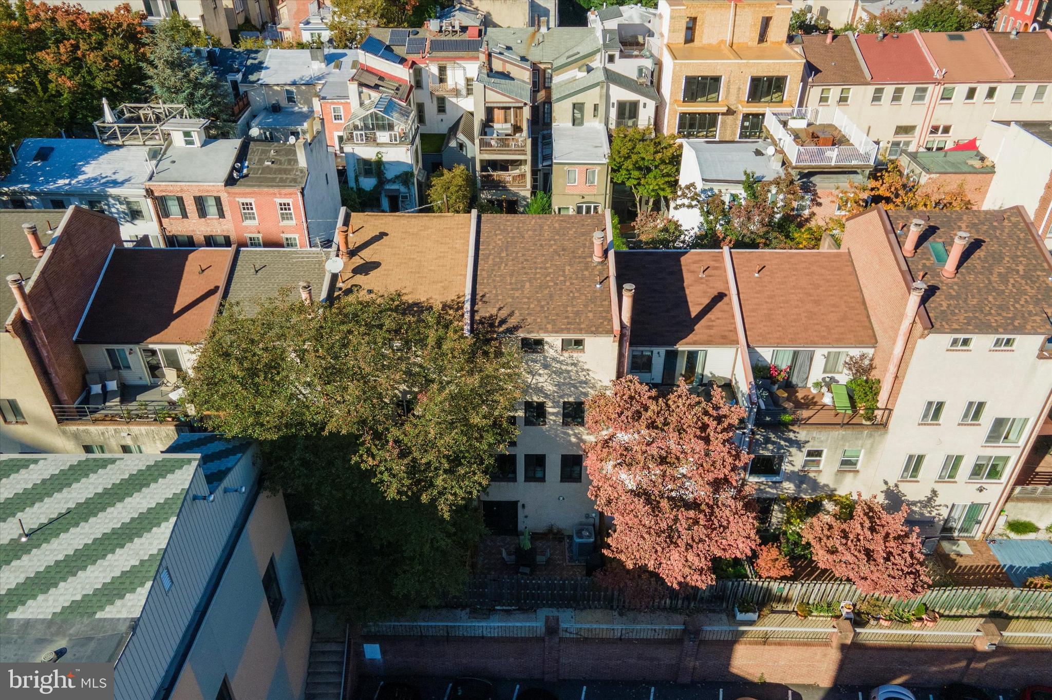 LOGAN SQUARE - Residential