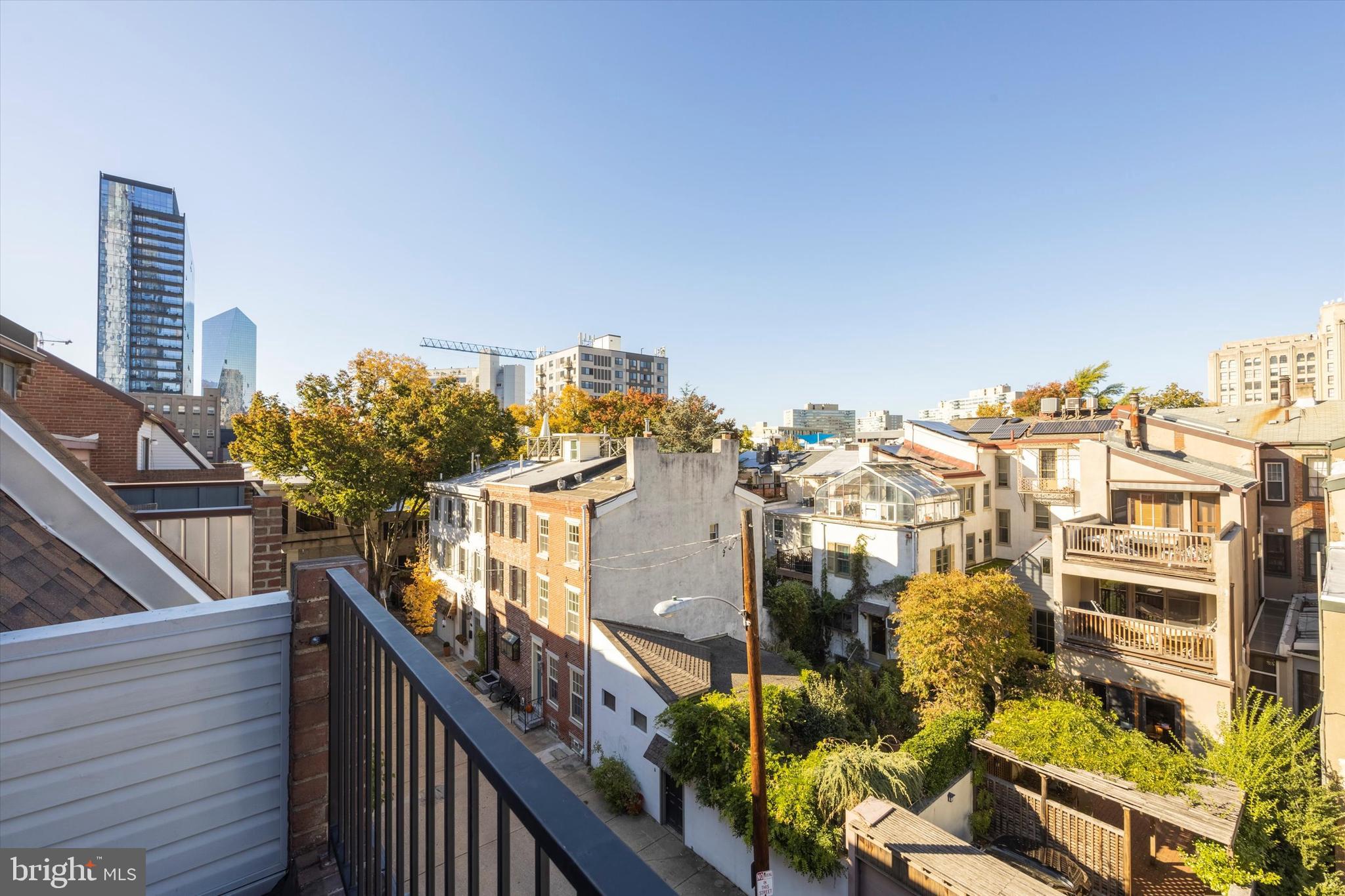 LOGAN SQUARE - Residential