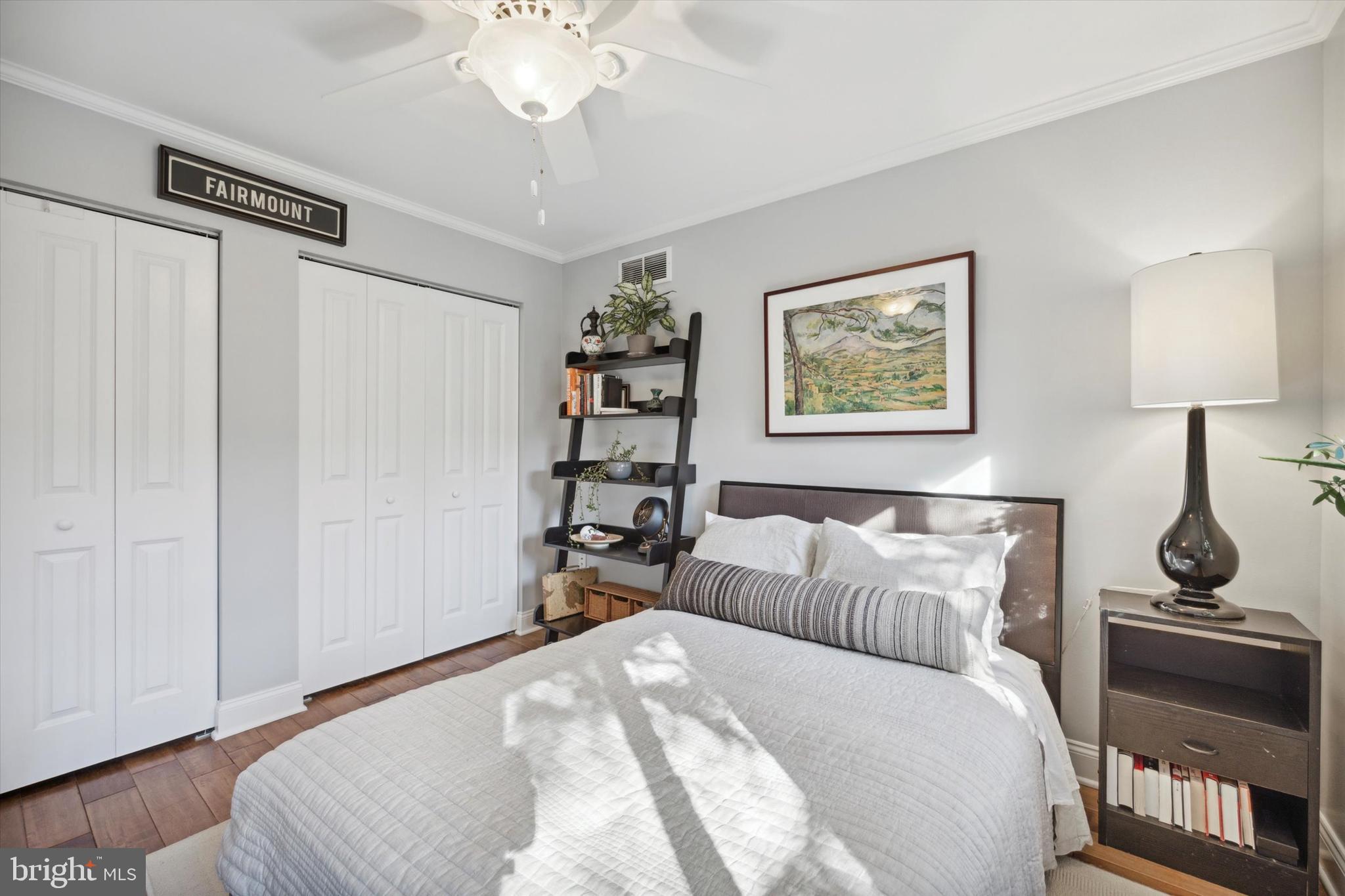 LOGAN SQUARE - Residential