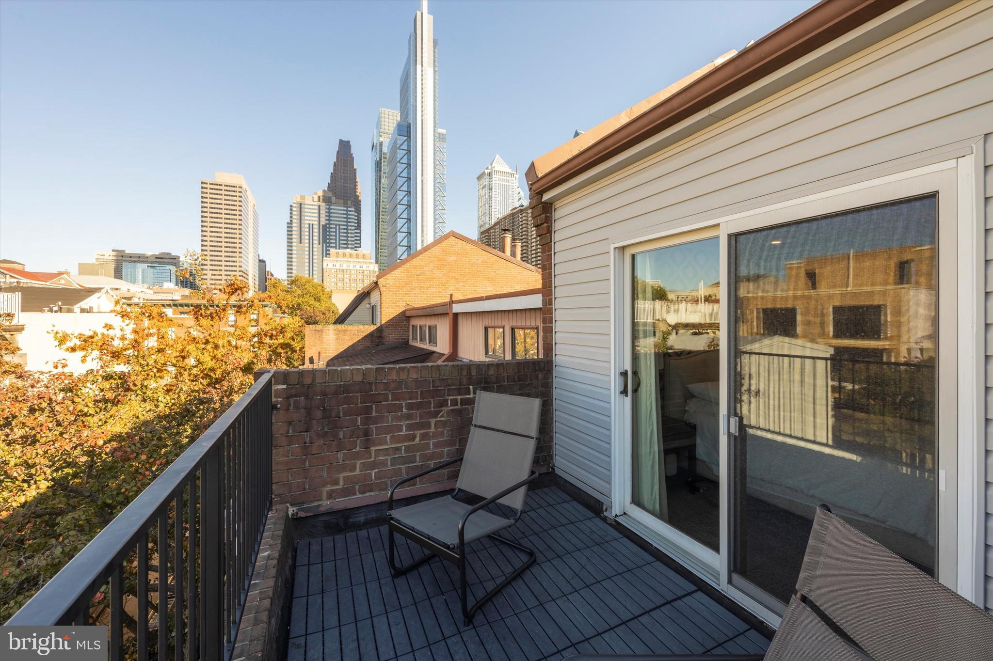 LOGAN SQUARE - Residential