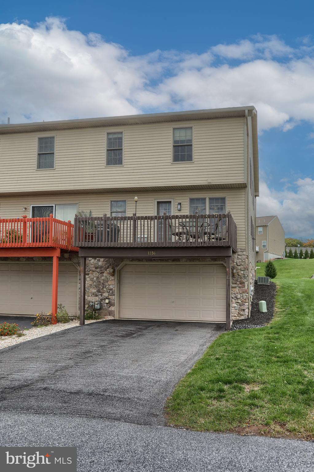 WOODRIDGE - Residential