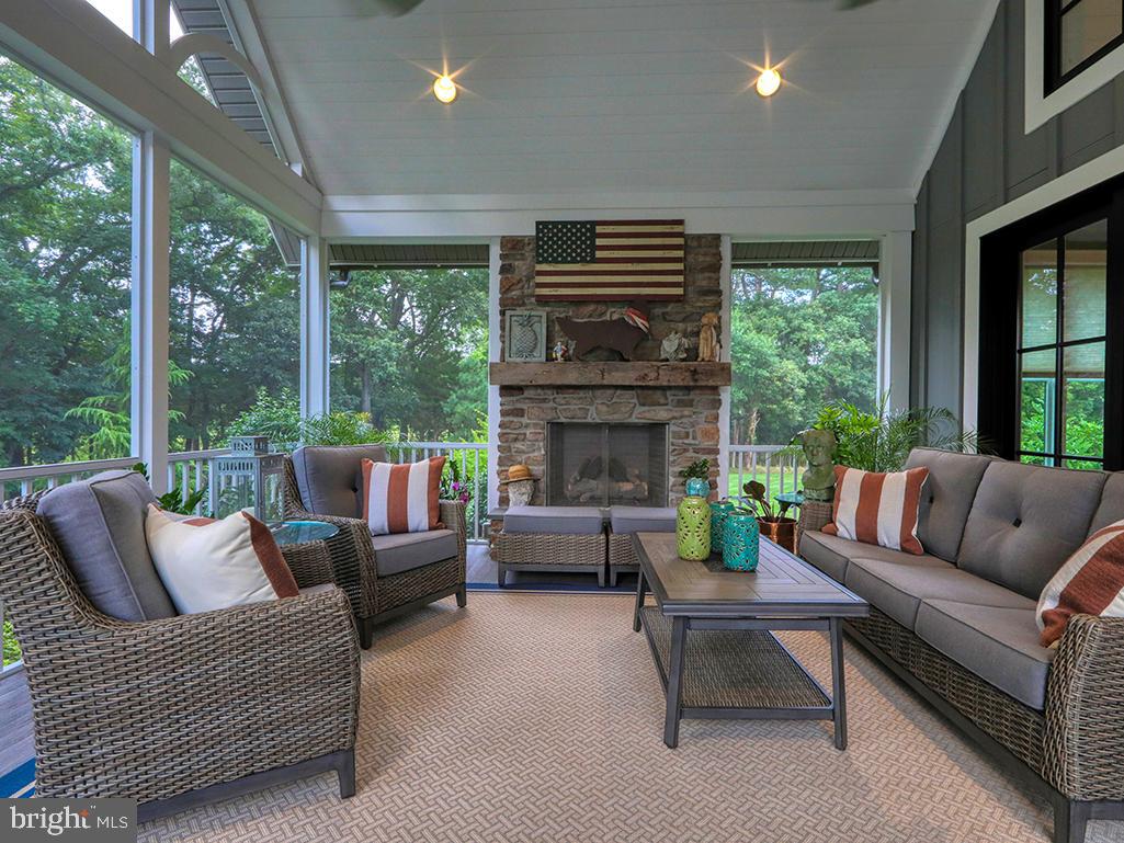 HAWKSEYE - Residential