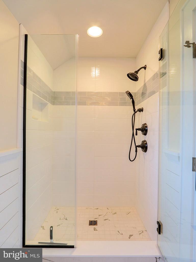 HAWKSEYE - Residential