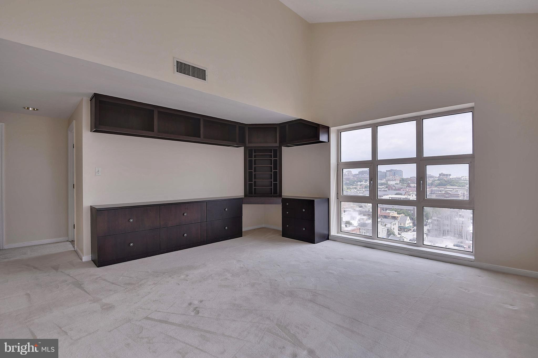 HARBOR EAST - Residential