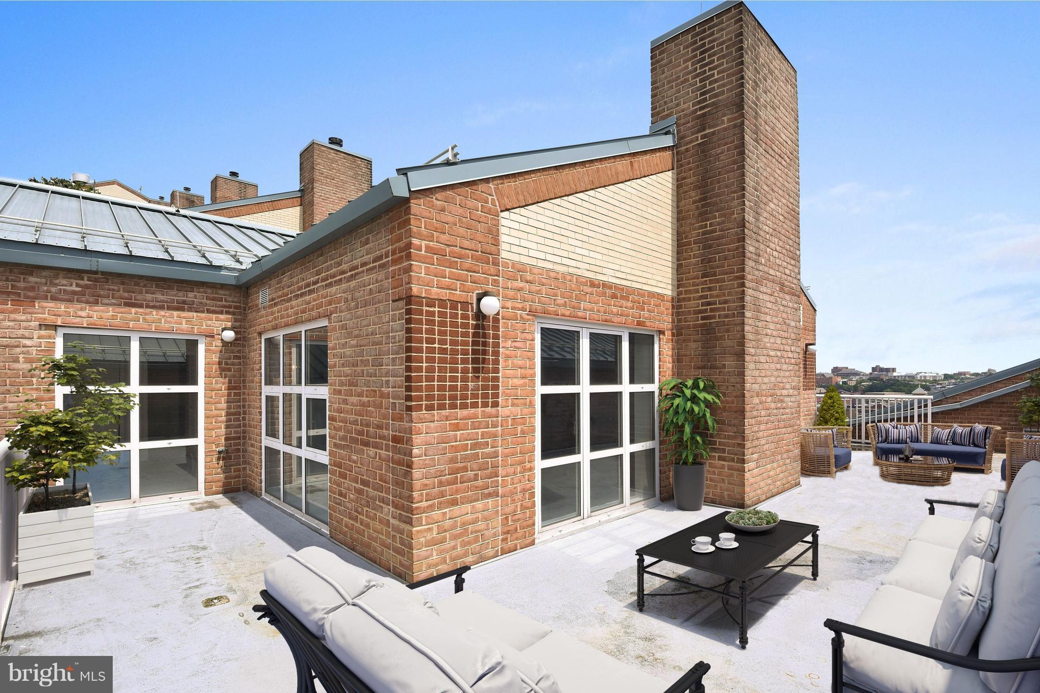 HARBOR EAST - Residential